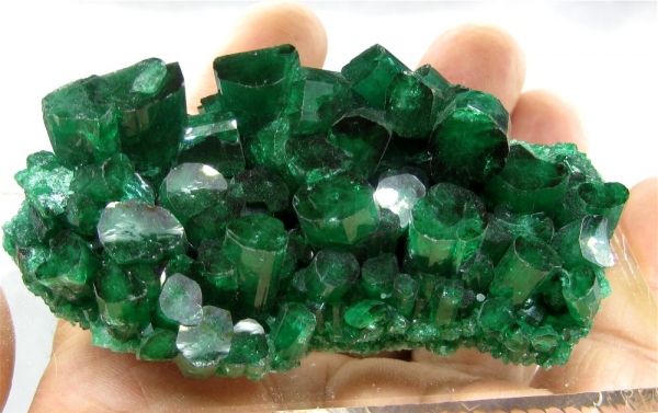 Chatham Emerald Cluster SCab 566 carats Capistrano Mining Company Benitoite Montana Sapphire Gemstones Gravel Ore